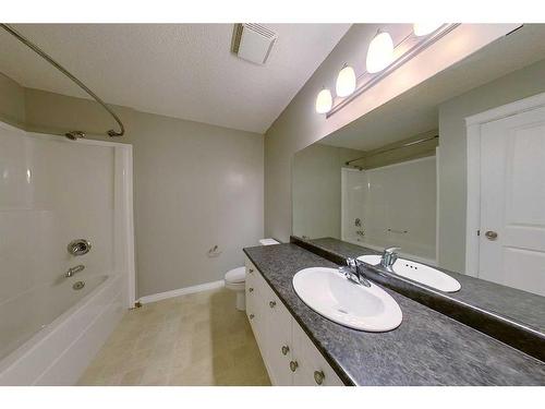 109-116 6 Avenue Ne, Slave Lake, AB - Indoor Photo Showing Bathroom