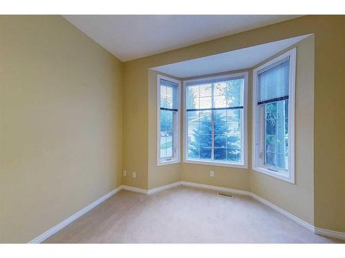 109-116 6 Avenue Ne, Slave Lake, AB - Indoor Photo Showing Other Room