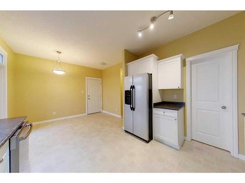 109-116 6 Avenue Ne, Slave Lake, AB - Indoor Photo Showing Kitchen