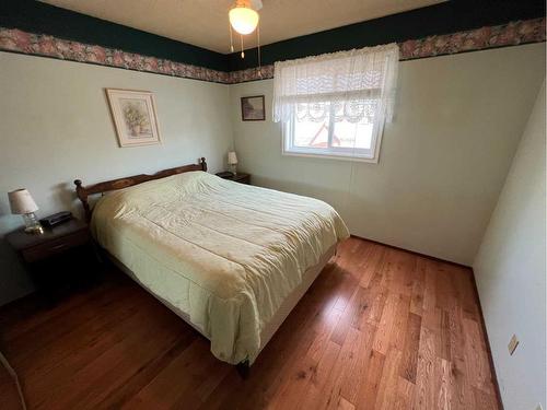 397 Boutin Avenue, Hinton, AB - Indoor Photo Showing Bedroom