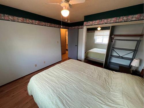 397 Boutin Avenue, Hinton, AB - Indoor Photo Showing Bedroom