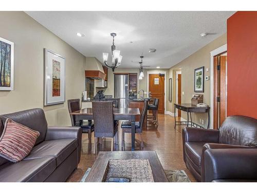 305-191 Kananaskis Way, Canmore, AB - Indoor Photo Showing Living Room