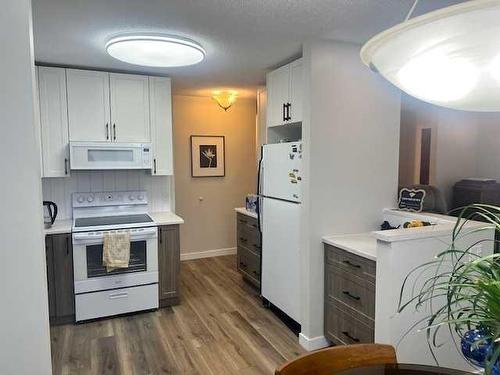 9710 103A Street, Grande Cache, AB - Indoor Photo Showing Kitchen