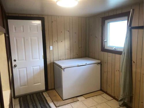 190 Sunwapta Drive, Hinton, AB - Indoor Photo Showing Laundry Room