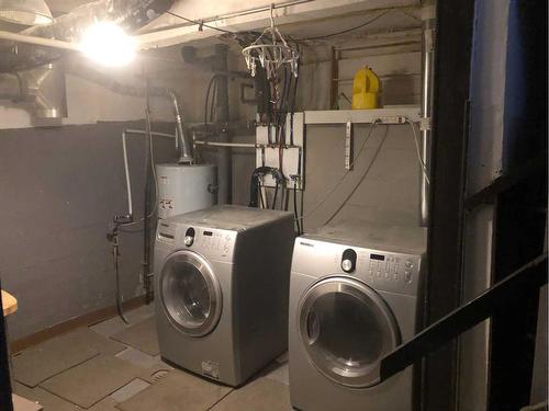 190 Sunwapta Drive, Hinton, AB - Indoor Photo Showing Laundry Room