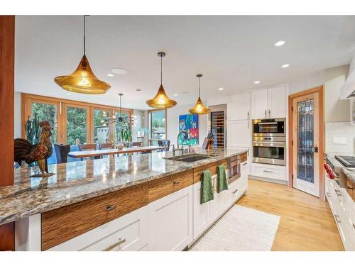 517 4Th Street, Canmore, AB - Indoor Photo Showing Kitchen With Upgraded Kitchen