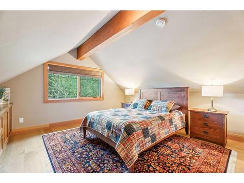 517 4Th Street, Canmore, AB - Indoor Photo Showing Bedroom