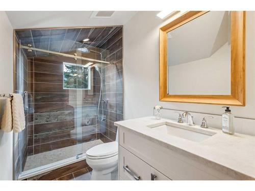 517 4Th Street, Canmore, AB - Indoor Photo Showing Bathroom