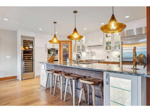 517 4Th Street, Canmore, AB - Indoor Photo Showing Kitchen With Upgraded Kitchen