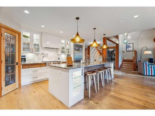 517 4Th Street, Canmore, AB - Indoor Photo Showing Kitchen With Upgraded Kitchen