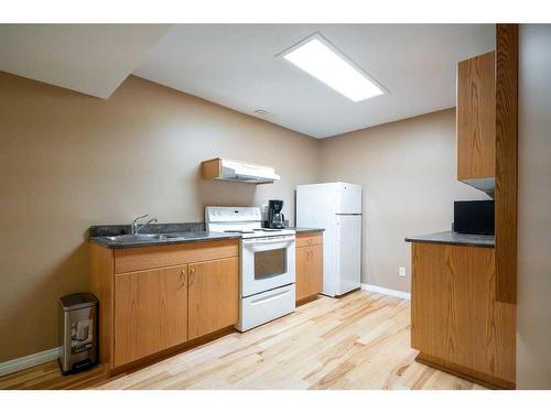 34 Ravine Drive, Whitecourt, AB - Indoor Photo Showing Kitchen