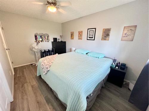 43 Kimzey Crossing, Whitecourt, AB - Indoor Photo Showing Bedroom