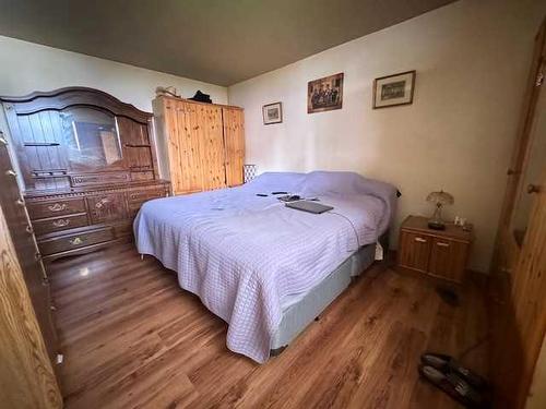 16107 Township Road 540A, Rural Yellowhead County, AB - Indoor Photo Showing Bedroom