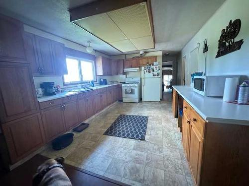 16107 Township Road 540A, Rural Yellowhead County, AB - Indoor Photo Showing Kitchen