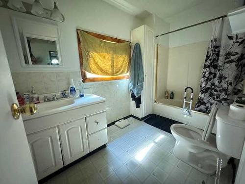 16107 Township Road 540A, Rural Yellowhead County, AB - Indoor Photo Showing Bathroom