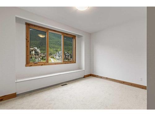 1308 Three Sisters Parkway, Canmore, AB - Indoor Photo Showing Other Room