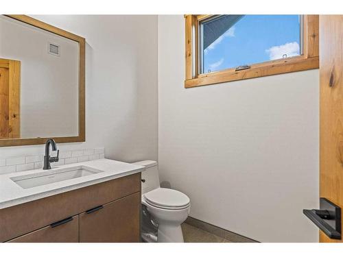 1308 Three Sisters Parkway, Canmore, AB - Indoor Photo Showing Bathroom