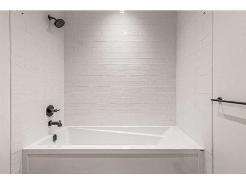 1308 Three Sisters Parkway, Canmore, AB - Indoor Photo Showing Bathroom