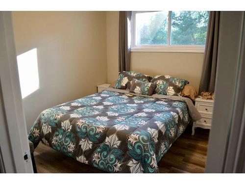 652023 Range Road 223.5, Rural Athabasca County, AB - Indoor Photo Showing Bedroom