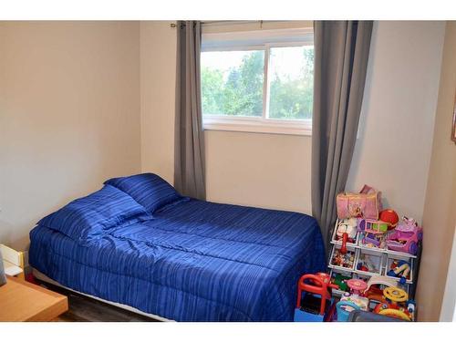 652023 Range Road 223.5, Rural Athabasca County, AB - Indoor Photo Showing Bedroom