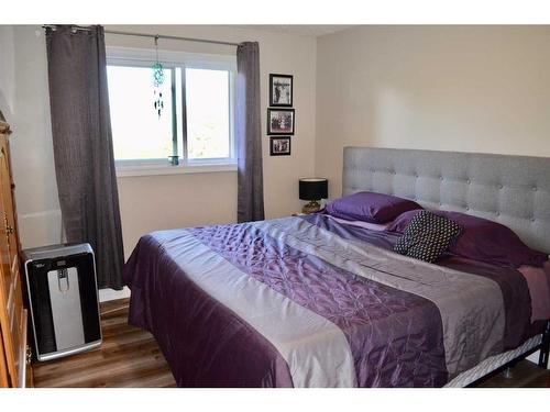 652023 Range Road 223.5, Rural Athabasca County, AB - Indoor Photo Showing Bedroom