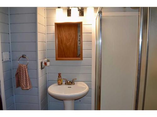 652023 Range Road 223.5, Rural Athabasca County, AB - Indoor Photo Showing Bathroom