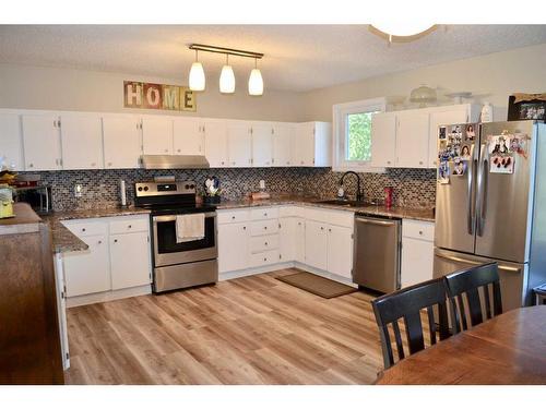 652023 Range Road 223.5, Rural Athabasca County, AB - Indoor Photo Showing Kitchen