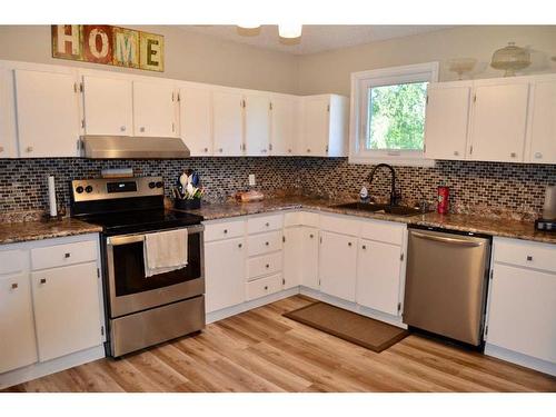 652023 Range Road 223.5, Rural Athabasca County, AB - Indoor Photo Showing Kitchen