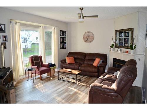 652023 Range Road 223.5, Rural Athabasca County, AB - Indoor Photo Showing Living Room With Fireplace