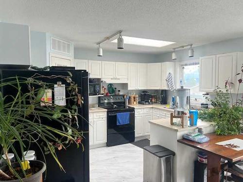 10983 Grande Avenue, Grande Cache, AB - Indoor Photo Showing Kitchen