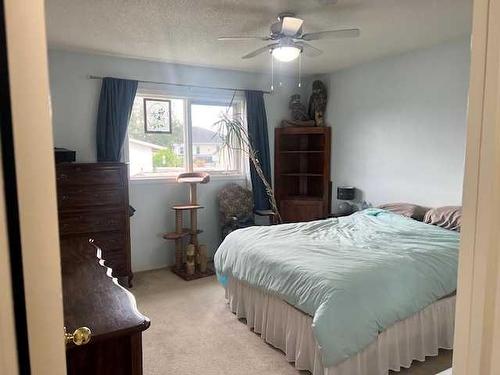 10983 Grande Avenue, Grande Cache, AB - Indoor Photo Showing Bedroom