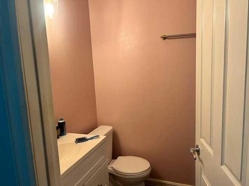 11231 Leonard Street, Grande Cache, AB - Indoor Photo Showing Bathroom