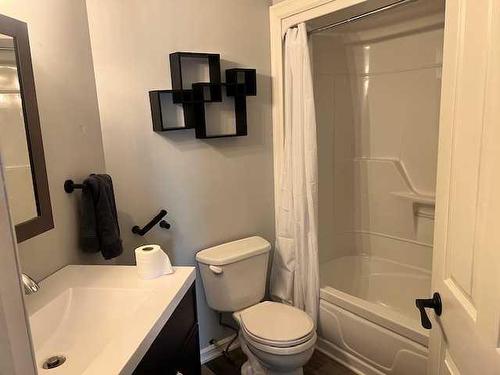 11231 Leonard Street, Grande Cache, AB - Indoor Photo Showing Bathroom