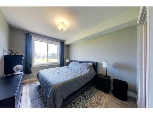 104-605 6 Avenue Se, Slave Lake, AB - Indoor Photo Showing Bedroom