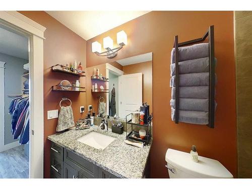 104-605 6 Avenue Se, Slave Lake, AB - Indoor Photo Showing Bathroom