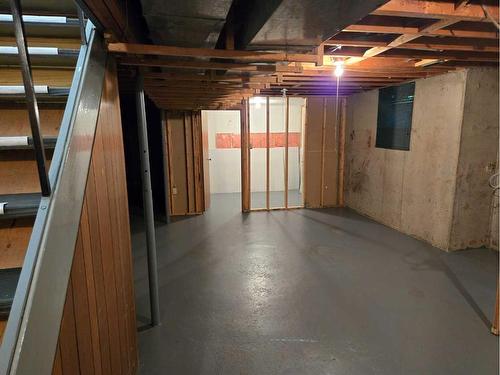 607 7 Avenue, Fox Creek, AB - Indoor Photo Showing Basement