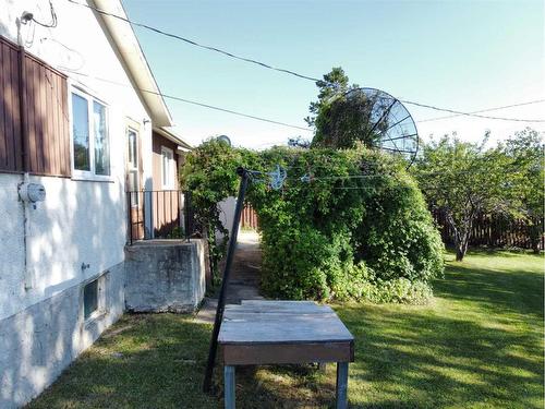 607 7 Avenue, Fox Creek, AB - Outdoor