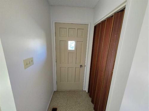 607 7 Avenue, Fox Creek, AB - Indoor Photo Showing Other Room