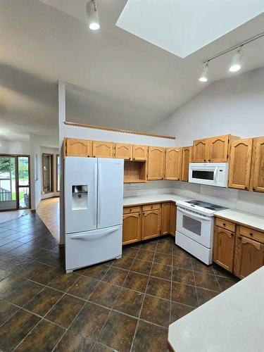 2 Allan Crescent, Whitecourt, AB - Indoor Photo Showing Kitchen