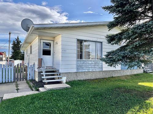 4705 46 Avenue, Mayerthorpe, AB - Outdoor