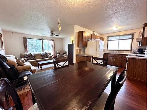 4705 46 Avenue, Mayerthorpe, AB - Indoor Photo Showing Dining Room