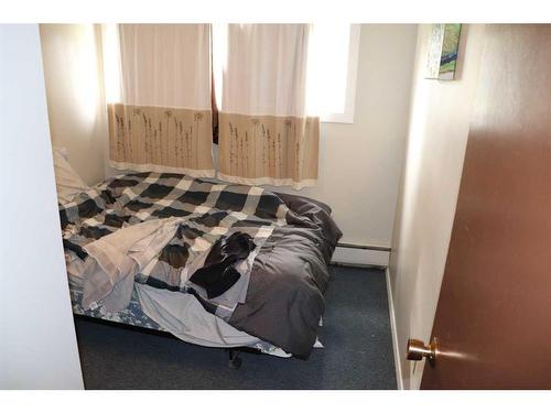 4-506 41 Street, Edson, AB - Indoor Photo Showing Bedroom