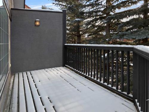 4-833 7Th Street, Canmore, AB - Outdoor