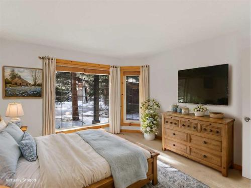 4-833 7Th Street, Canmore, AB - Indoor Photo Showing Bedroom