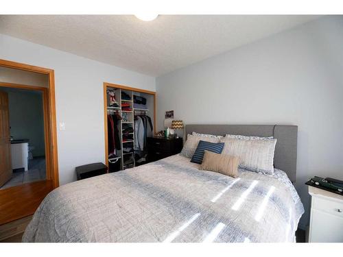 15 Maskuta Estates, Rural Yellowhead County, AB - Indoor Photo Showing Bedroom