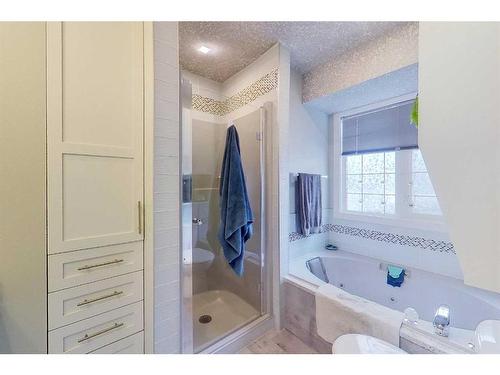 604 2 Avenue Nw, Slave Lake, AB - Indoor Photo Showing Bathroom