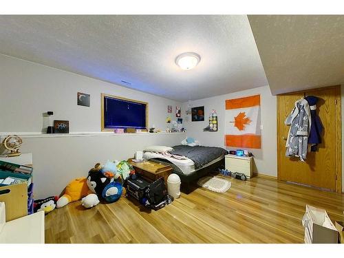 604 2 Avenue Nw, Slave Lake, AB - Indoor Photo Showing Bedroom