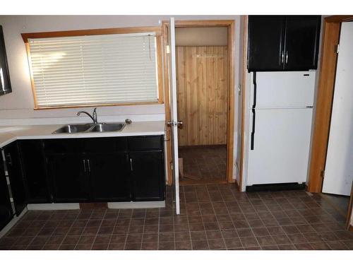 5021 6 Avenue, Edson, AB - Indoor Photo Showing Kitchen With Double Sink