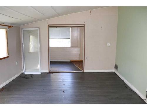 5021 6 Avenue, Edson, AB - Indoor Photo Showing Other Room