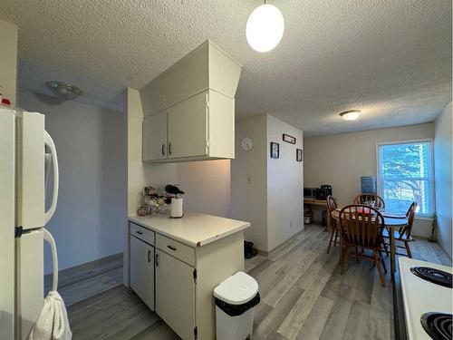 14-5429 10 Avenue, Edson, AB - Indoor Photo Showing Dining Room